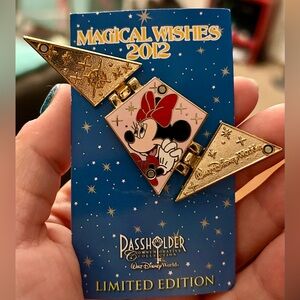 Magical Wishes 2012 Disney pin annual passholder Minnie Mouse